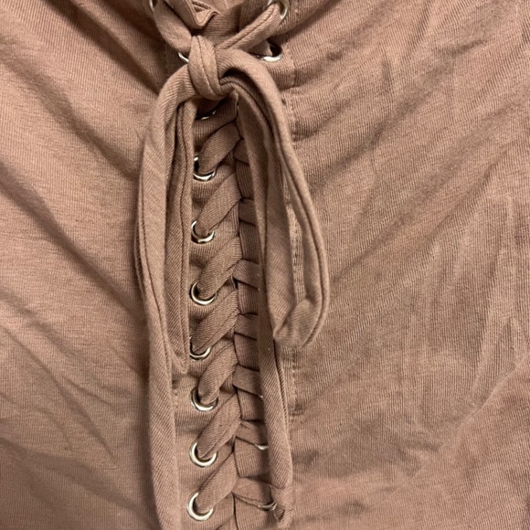 Cropped tie front top - Picture 3 of 3